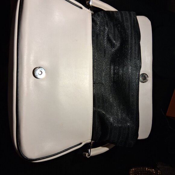 Cream Faux Leather Shoulder Bag – Curved Stitch Front - Back Zip Pocket - Picture 5 of 6